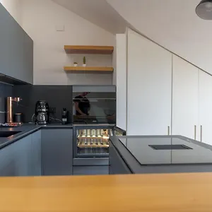https://larch-comfort-relax-skyline-apartment.it-lombardy.com